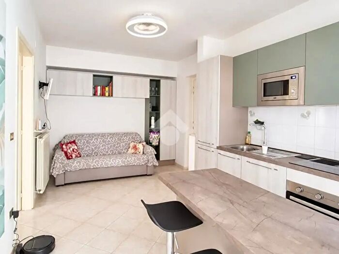 Appartamento trilocale in affitto in Via dei Gelsomini, Gaeta
