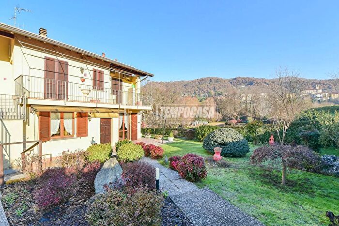 Appartamento trilocale in vendita in Via Giovanni XXIII, La Valletta Brianza