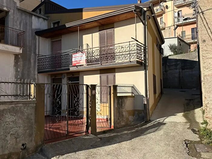 Appartamento quadrilocale in vendita in Spezzano Della Sila