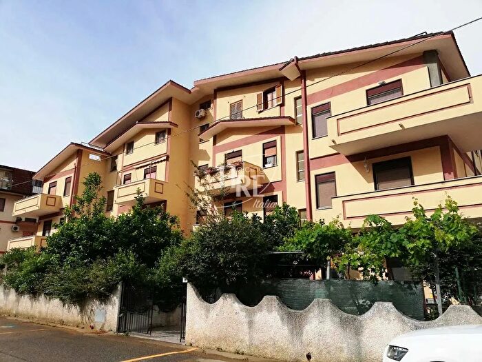 Appartamento trilocale in vendita in Via Catania, Guardia Piemontese