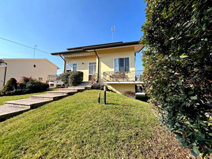 Casa con 6 locali in vendita in Via Roma, Porto Viro