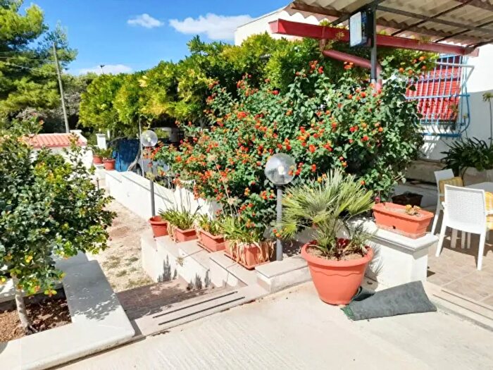 Appartamento con 6 locali in vendita in Avetrana