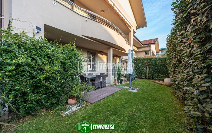 Appartamento trilocale in vendita in Via Motta, Gessate