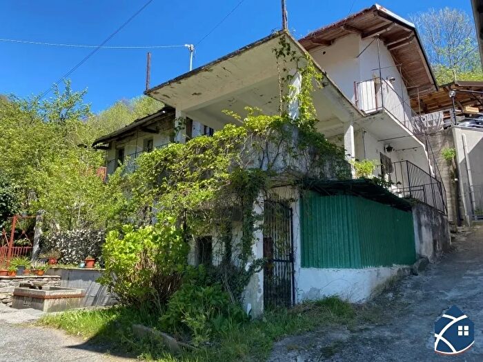 Casa quadrilocale in vendita in Pinasca Borgata Bernard, Pinasca