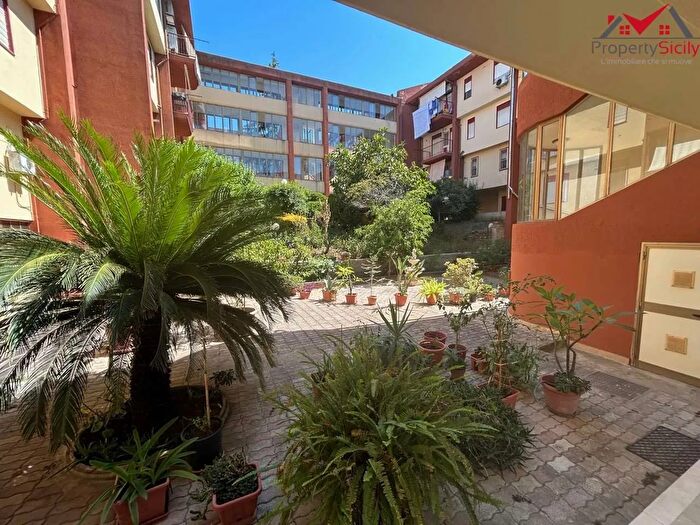 Appartamento con 5 locali in vendita in Via Alessio di Giovanni c, Agrigento