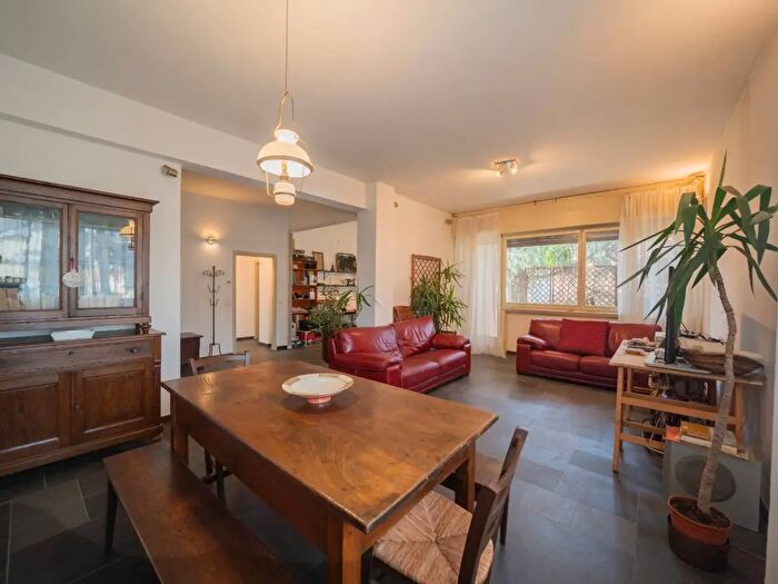 Appartamento con 5 locali in vendita in Via Ammiraglio Burzagli, Montevarchi