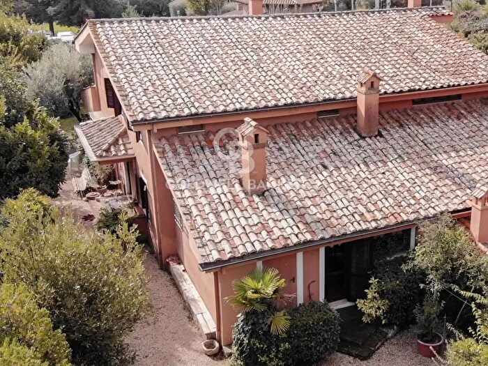 Casa con 5 locali in vendita in Via Ferruccio Parri, Velletri