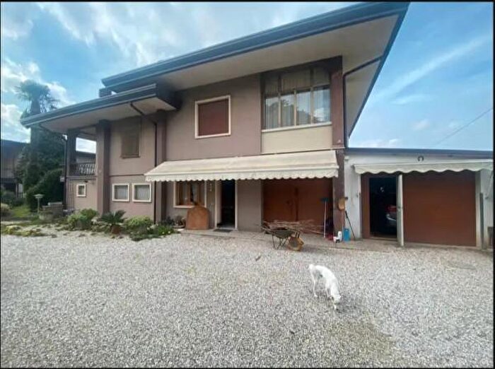 Casa con 6 locali in vendita in Via Settepertiche, Masi