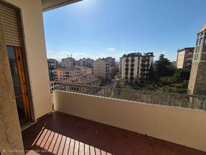 Appartamento quadrilocale in vendita in Via di Novoli, Firenze