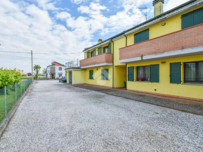 Appartamento trilocale in vendita in Via Russia, Poggio Renatico