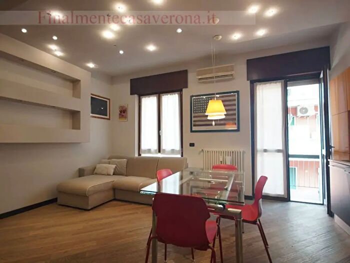 Appartamento trilocale in affitto in Via Luigi Negrelli, Verona