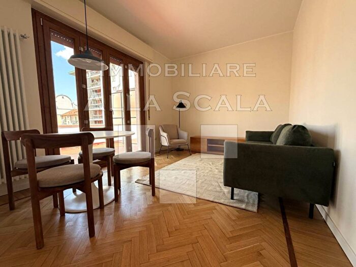 Appartamento trilocale in affitto in Via Cadibona, Molise Cuoco, Milano