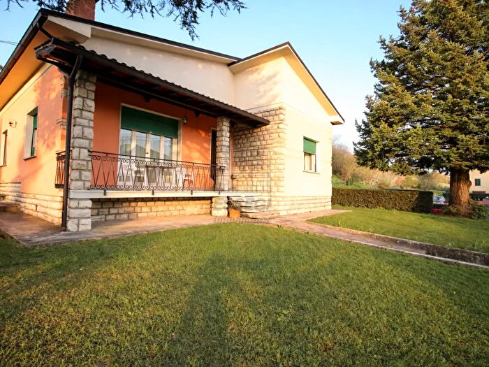 Casa con 6 locali in vendita in Via di Tiglio a, Capannori