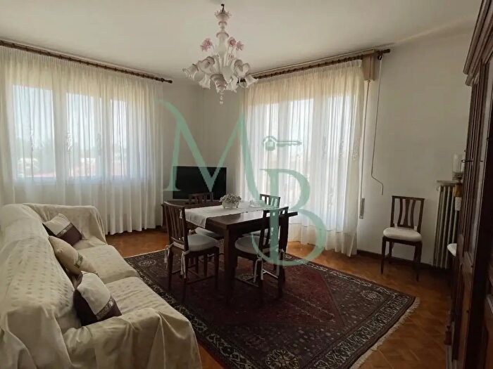 Appartamento con 5 locali in vendita in Via col Berretta, Padova