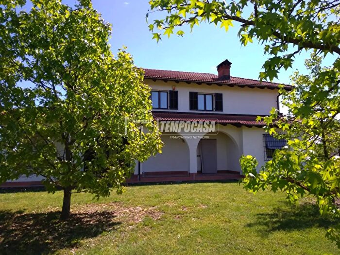 Casa con 9 locali in vendita in Via Carpeneto, Predosa