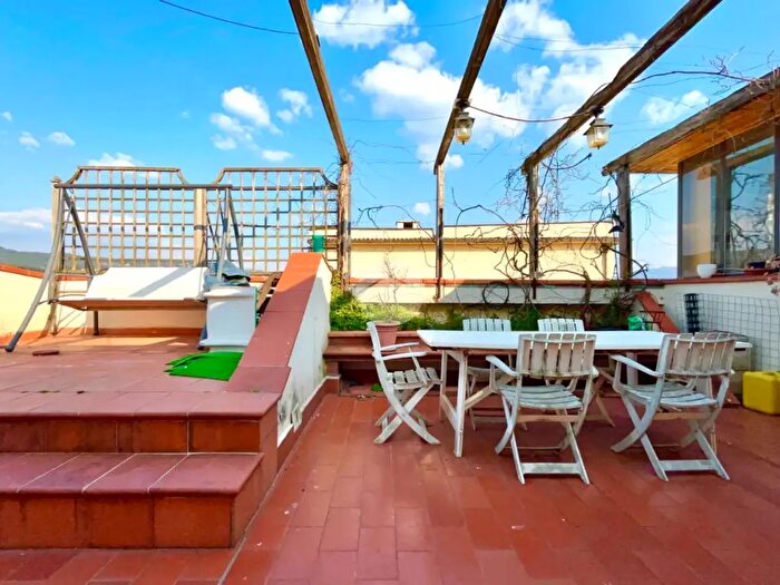 Appartamento con 5 locali in vendita in Viale Eleonora Duse, Firenze