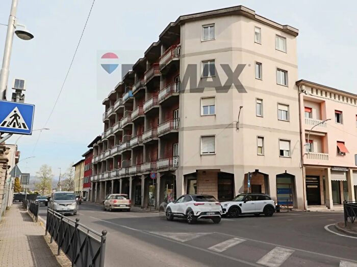 Appartamento trilocale in vendita in Via XXV Aprile, Brembate Di Sopra