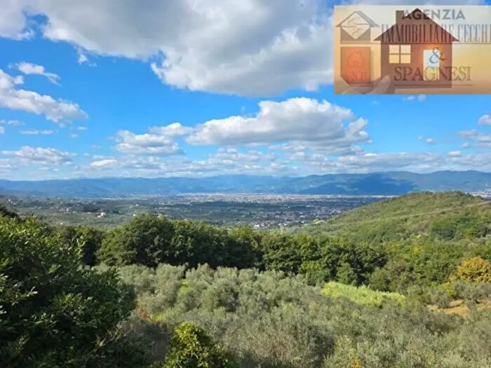 Casa con 6 locali in vendita in Quarrata