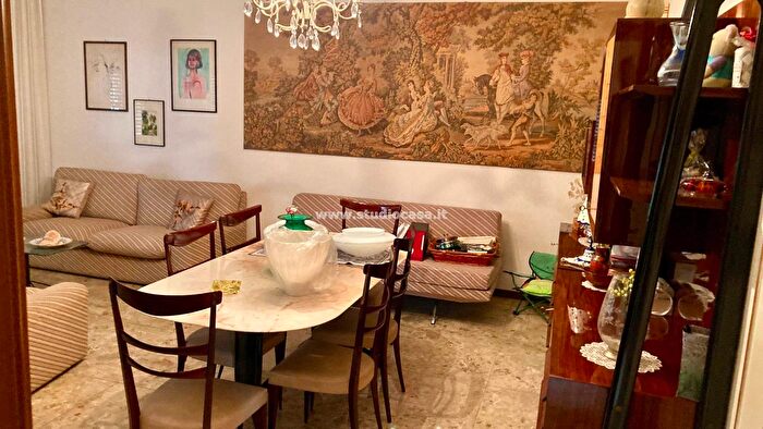 Casa quadrilocale in vendita in Via Mazzini, Melzo