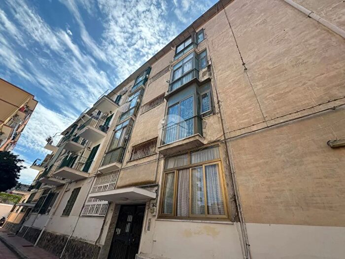 Appartamento trilocale in vendita in Via Sant Antonio, Torre Del Greco