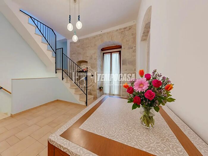 Casa bilocale in vendita in Via Medina, Casamassima