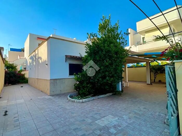 Casa quadrilocale in vendita in Via Eroi del Mare, Ugento