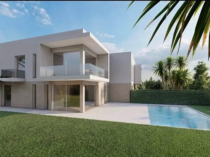 Casa con 6 locali in vendita in Via Valcorrente, Aci Castello