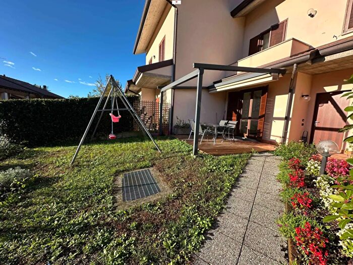 Appartamento con 5 locali in vendita in Localita Roncate, Galbiate