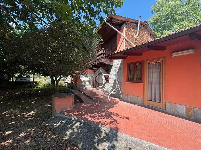 Casa quadrilocale in vendita in Via Canavera, Bagnolo Piemonte