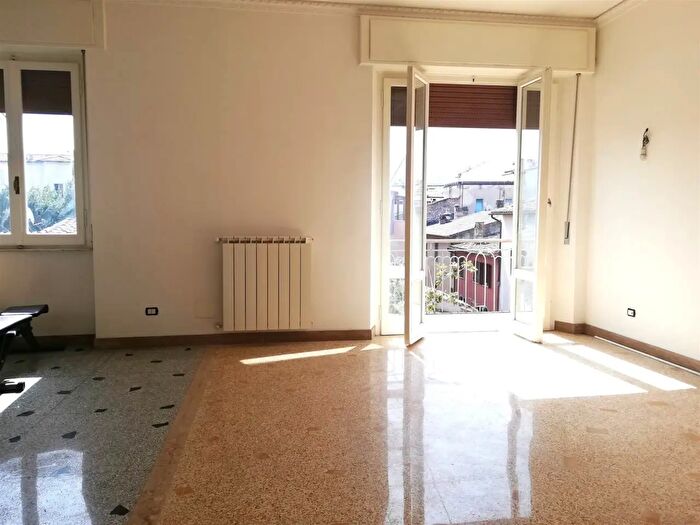 Appartamento con 5 locali in vendita in Via del Leone, Terni