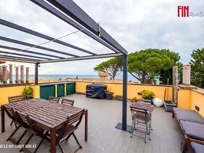 Casa trilocale in vendita in Via Quarto, Genova