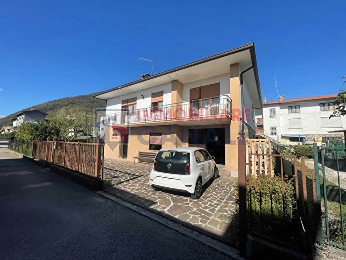 Casa con 5 locali in affitto in Via Stadio Piovene Rocchette VI, Piovene Rocchette