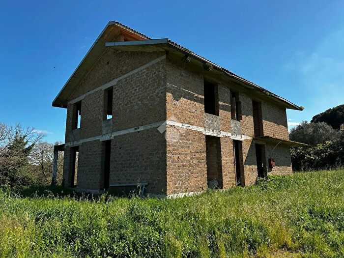 Casa con 10 locali in vendita in Via dei Cerri, Vitorchiano