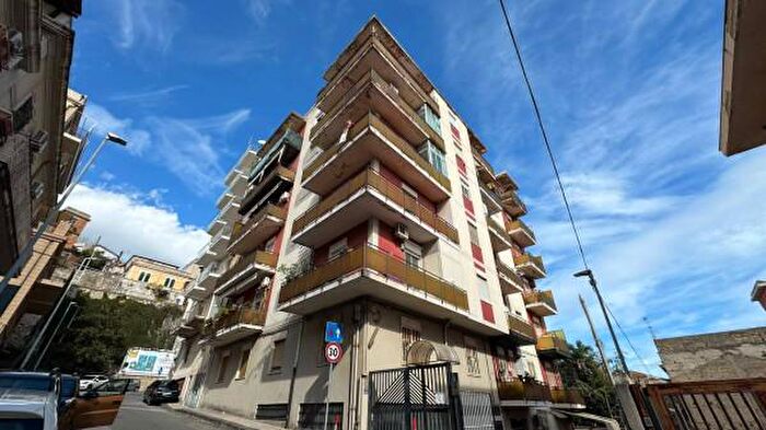 Appartamento trilocale in vendita in Via Noviziato, Messina