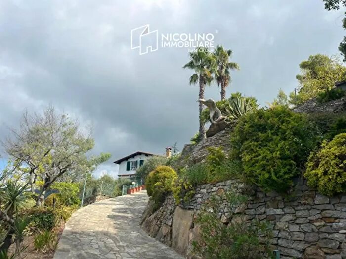 Casa con 6 locali in vendita in Strada Passo del Bandito, Seborga