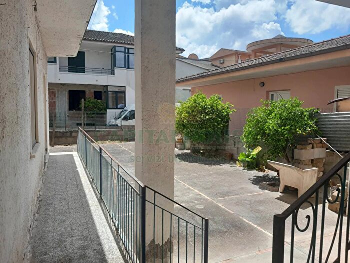 Casa con 6 locali in vendita in Calvi Risorta