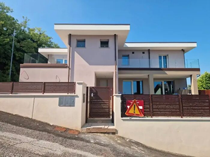 Appartamento quadrilocale in vendita in Via Vicina, Desenzano Del Garda