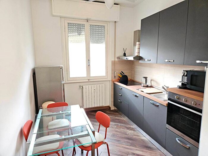 Appartamento trilocale in affitto in Via Enrico Petrella, Porta al Prato San Jacopino, Firenze