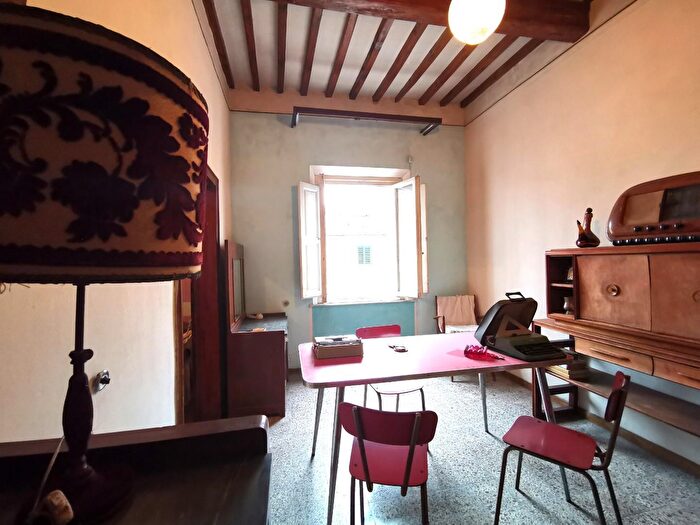 Casa con 6 locali in vendita in San Miniato