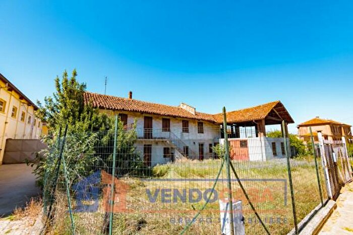 Casa con 5 locali in vendita in Via Villafalletto, Fossano