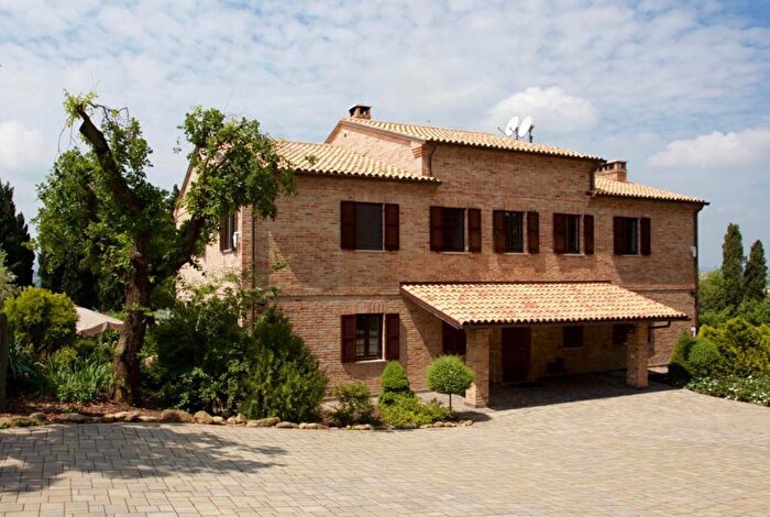 Casa in vendita in Terre Roveresche