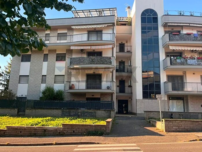 Appartamento trilocale in vendita in Via Santa Maria in Gradi, Viterbo