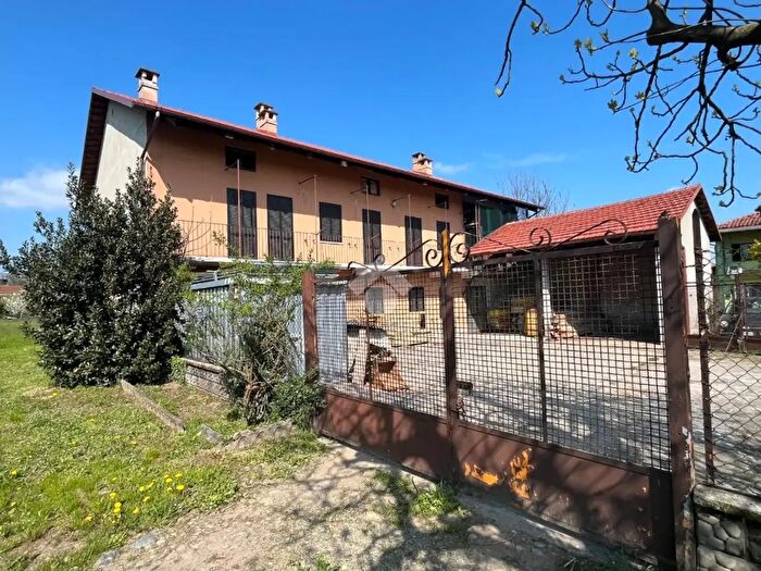 Casa con 5 locali in vendita in Via Megliassoni, San Francesco Al Campo
