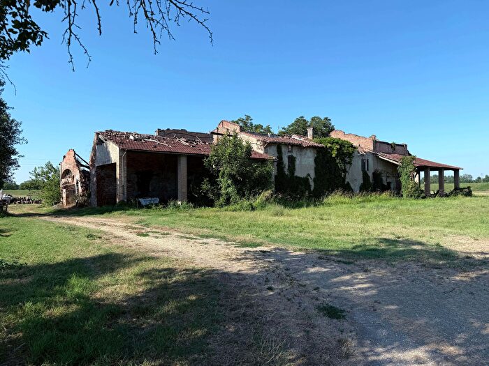Casa con 5 locali in vendita in San Secondo Parmense