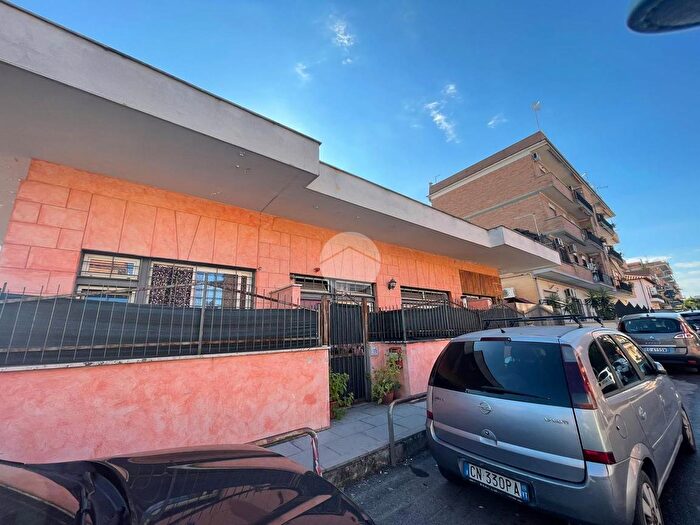 Appartamento bilocale in vendita in Via di Giardinetti, Roma