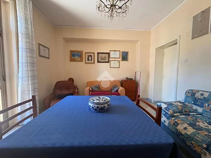 Appartamento trilocale in vendita in Piazza Enrico Carlomagno, Cosenza