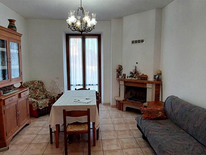 Appartamento trilocale in affitto in Via Pirandello, Centro, Nocera Umbra