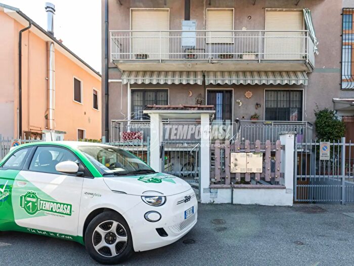 Appartamento quadrilocale in vendita in Via delle Vigne, Solaro