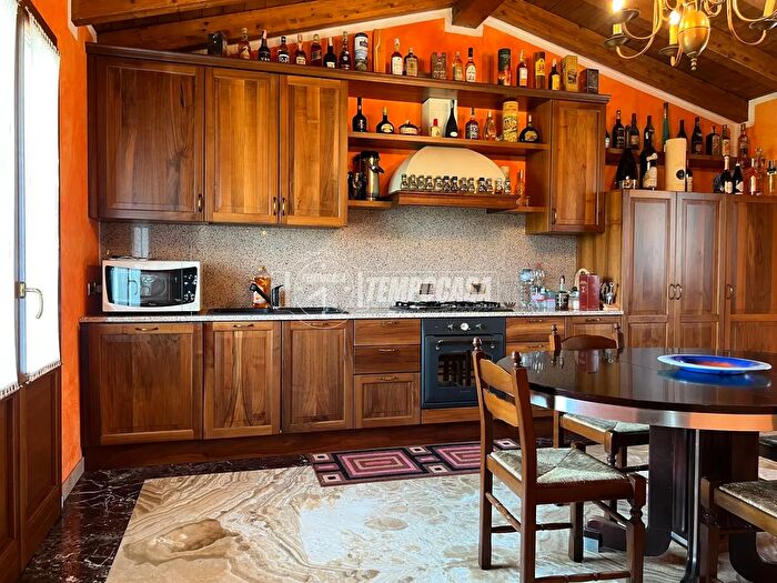 Casa con 5 locali in vendita in Cazzago San Martino