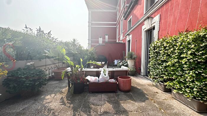 Appartamento trilocale in affitto in Via Spartaco, Milano